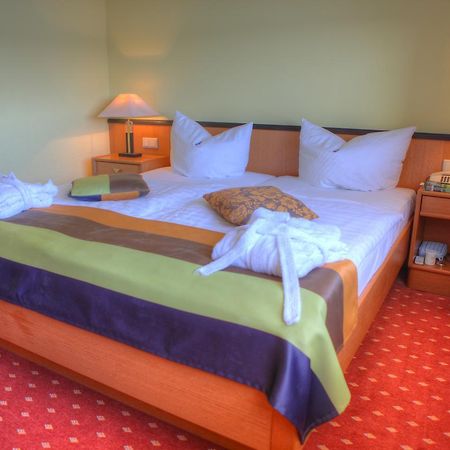 Hotel "Seelust" Garni Röbel מראה חיצוני תמונה